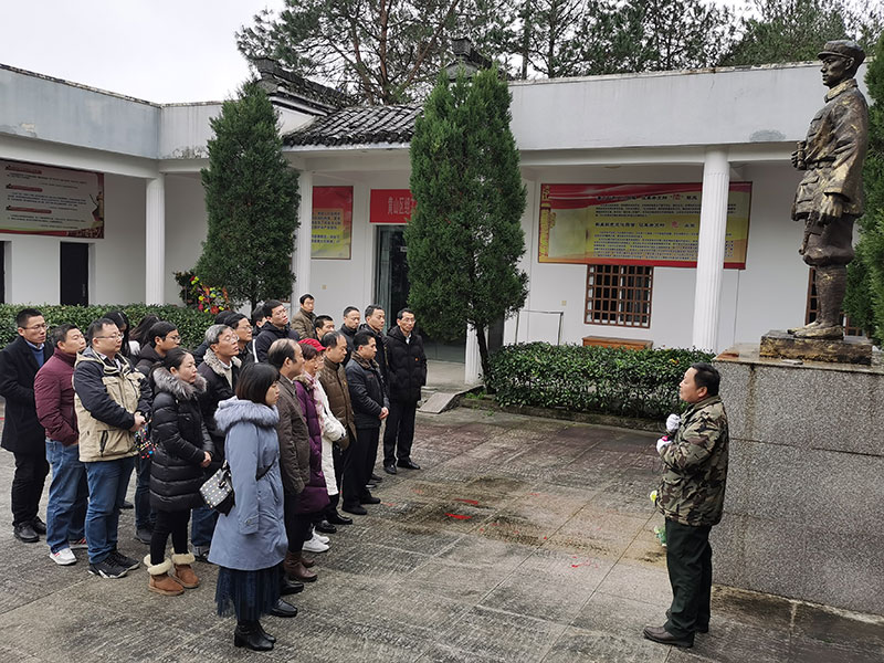 屯溪區(qū)委辦黨支部、屯溪城建投公司黨支部聯合開展主題黨日共建活動