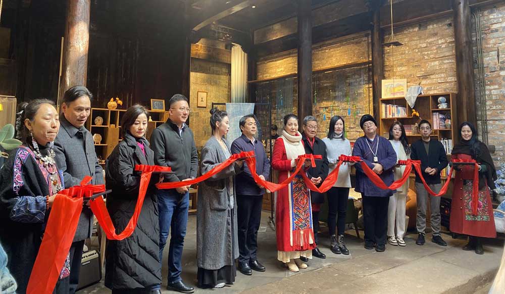 藍屋藝術(shù)館開業(yè)，為鄉(xiāng)村業(yè)態(tài)增活力