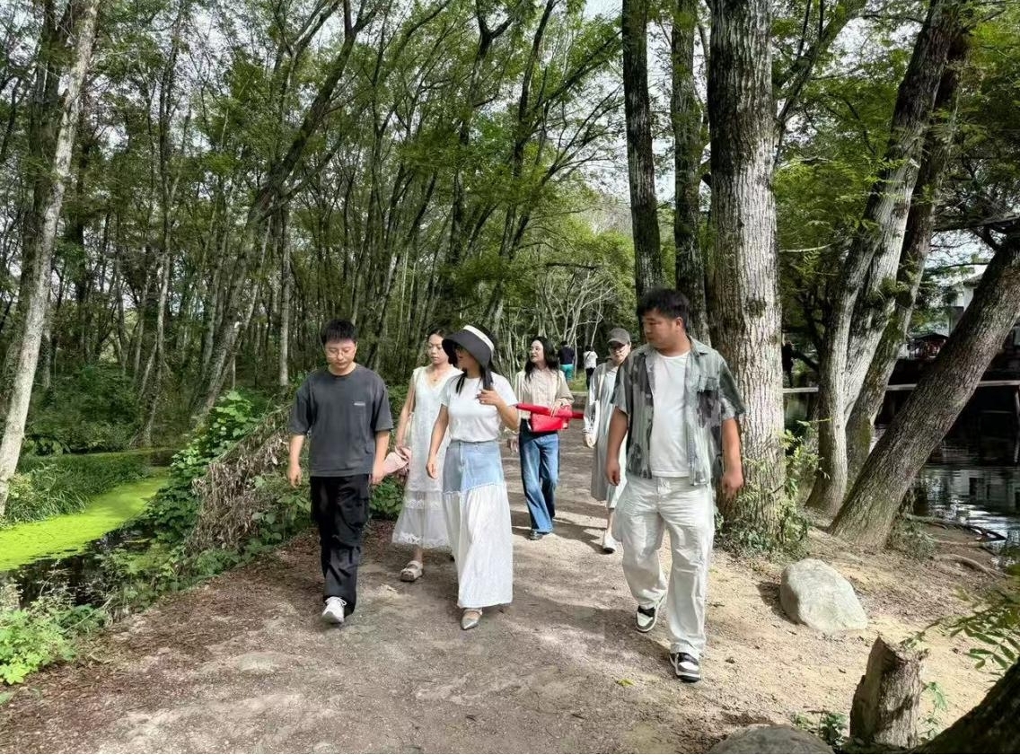 實(shí)地研學(xué)促提升 謀劃發(fā)展啟新程—昱城文旅公司黨支部開(kāi)展“循‘雙村’賦能跡，謀文旅發(fā)展篇”主題黨日活動(dòng)