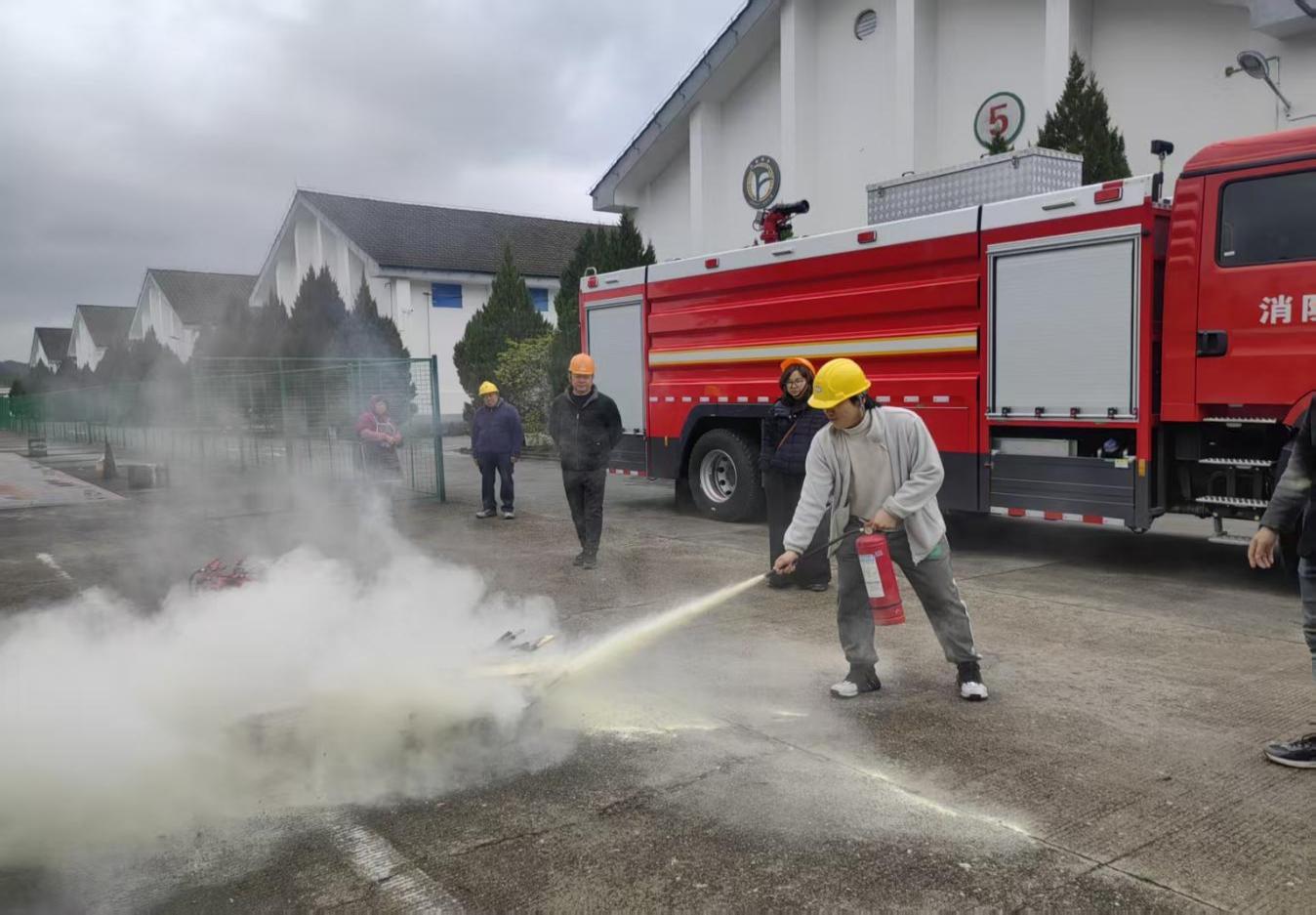屯溪區(qū)糧儲公司：積極參加消防逃生專項演練，共筑春季火災防線